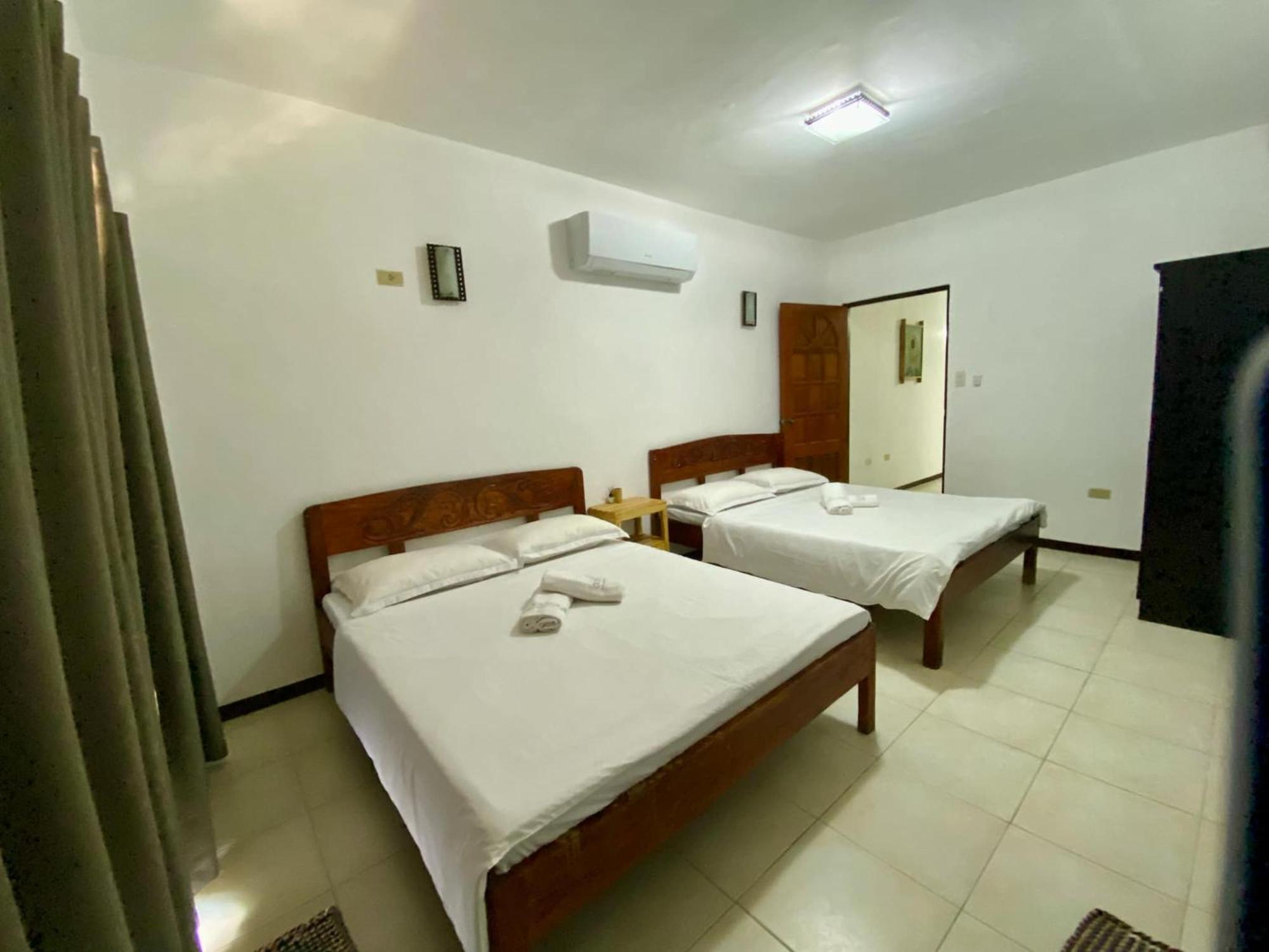 Oceana Hotel & Beach Resort Puerto Galera Exterior photo