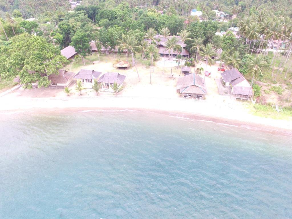 Oceana Hotel & Beach Resort Puerto Galera Exterior photo