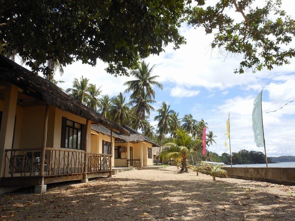 Oceana Hotel & Beach Resort Puerto Galera Exterior photo